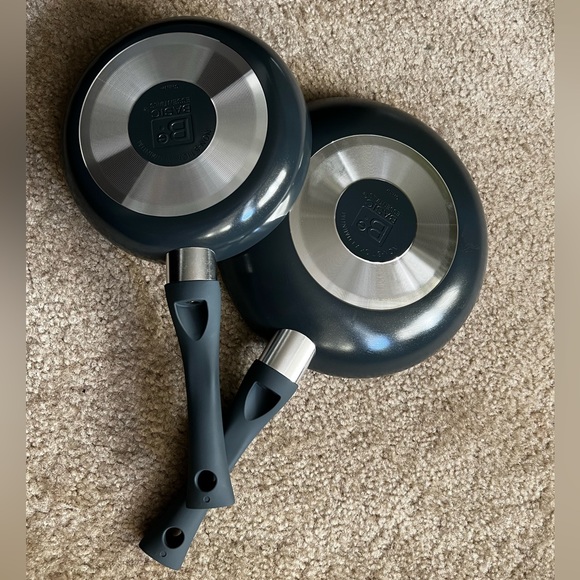 Basic Essentials | Non-Stick Aluminum | 7 & 9.5 inch. Open Frypan - Picture 2 of 6